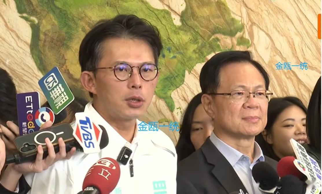 中天主播遭羁押黄国昌：省省吧！民进党干点正事针对中天主播林宸佑遭羁押，民众