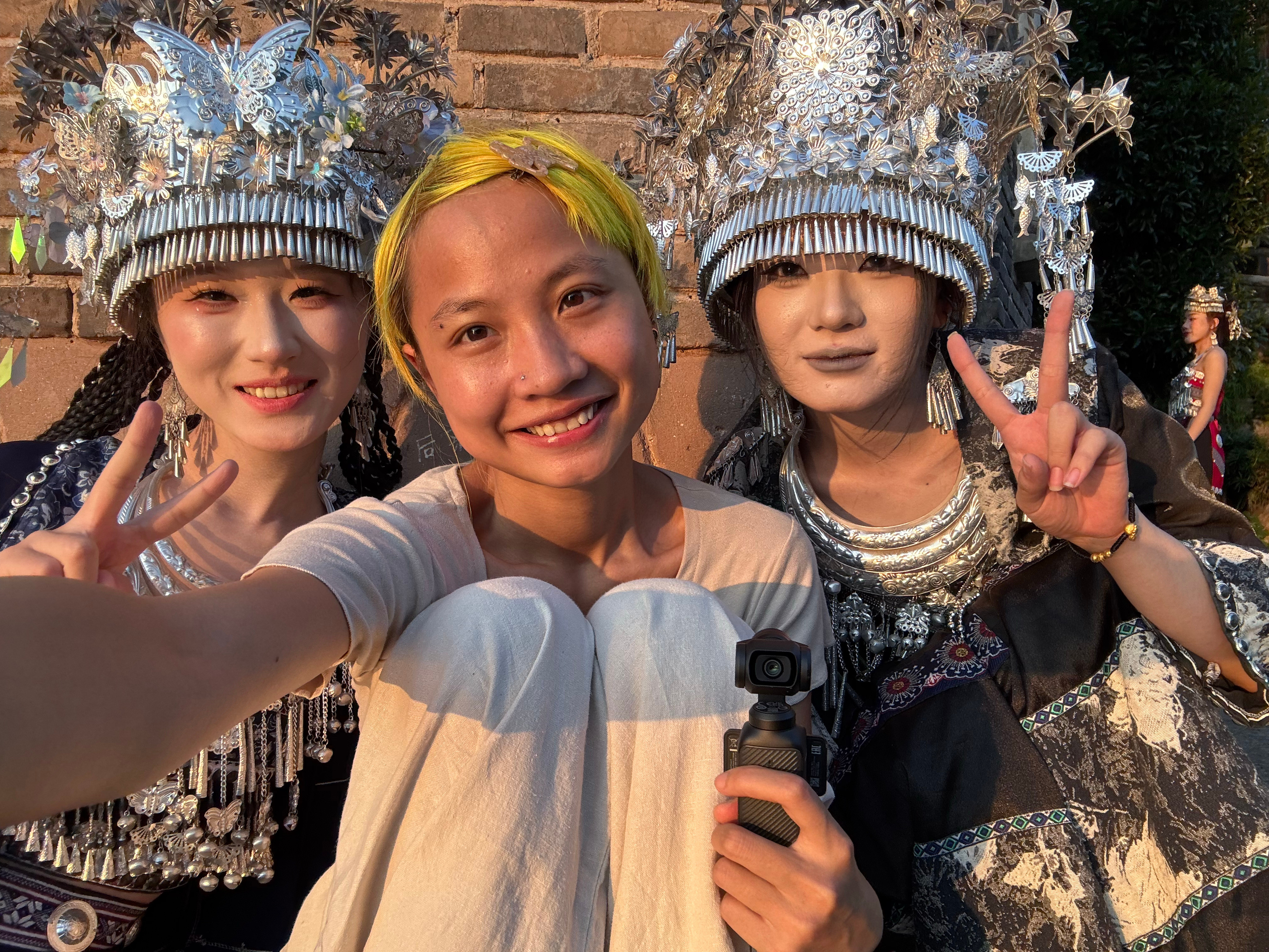 今天抓到两个美女拍了一组双女主没带相机，好多照片拿手机拍的超漂亮