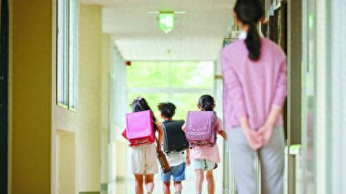 教师不愿做班主任, 这道难题如何破解?