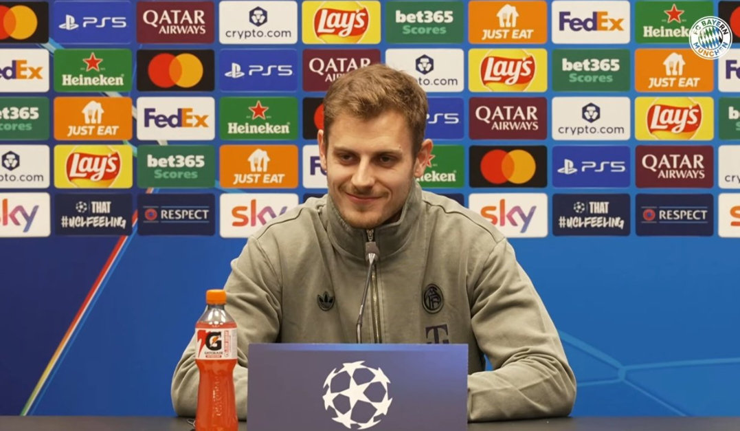 斯坦尼西奇谈到乌尔比格顶替诺伊尔上场时的变化：“约纳斯进步巨大，是一位非常出色的