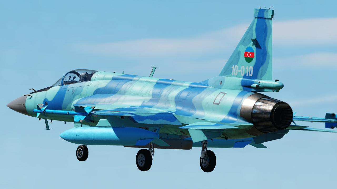 虽然名义上JF-17枭龙战斗机是巴基斯坦出口，包括向缅甸空军，尼日利亚空军，阿塞