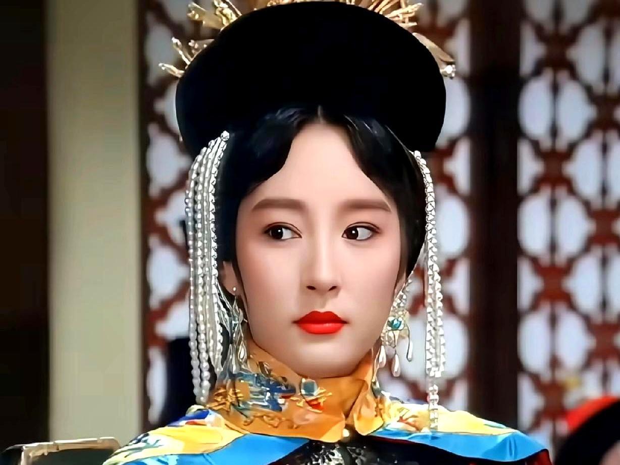 亲姐妹坐在一起，61岁的妹妹反而比70岁的姐姐更显老。这种违背生理常识的视