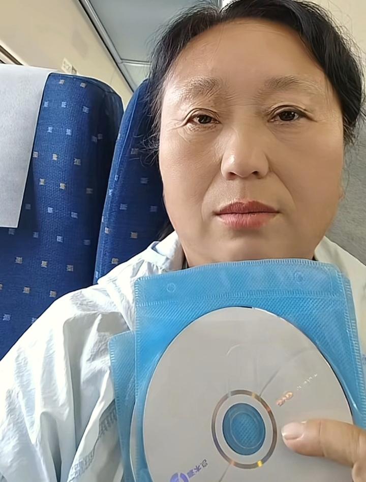 上次杭城开会，季老师为了保护献春和星球，临近开会才提交了证人申请，对方以此提出了