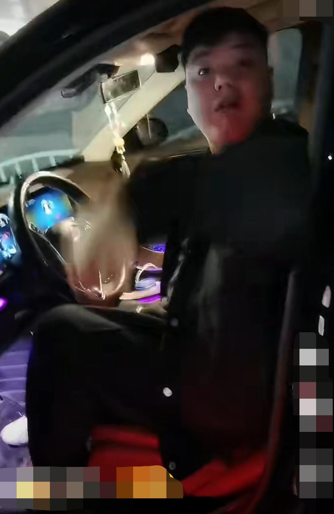 奔驰车主喝了酒了，找来代驾，车主认为代驾绕路，将代驾赶下车，准备自己酒驾回家，代