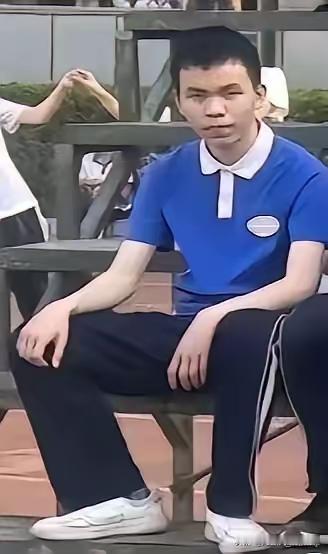 相由心生！是个狠人！近日，网上流传着一张杀人小恶魔钟某某照片。看到这张照片，