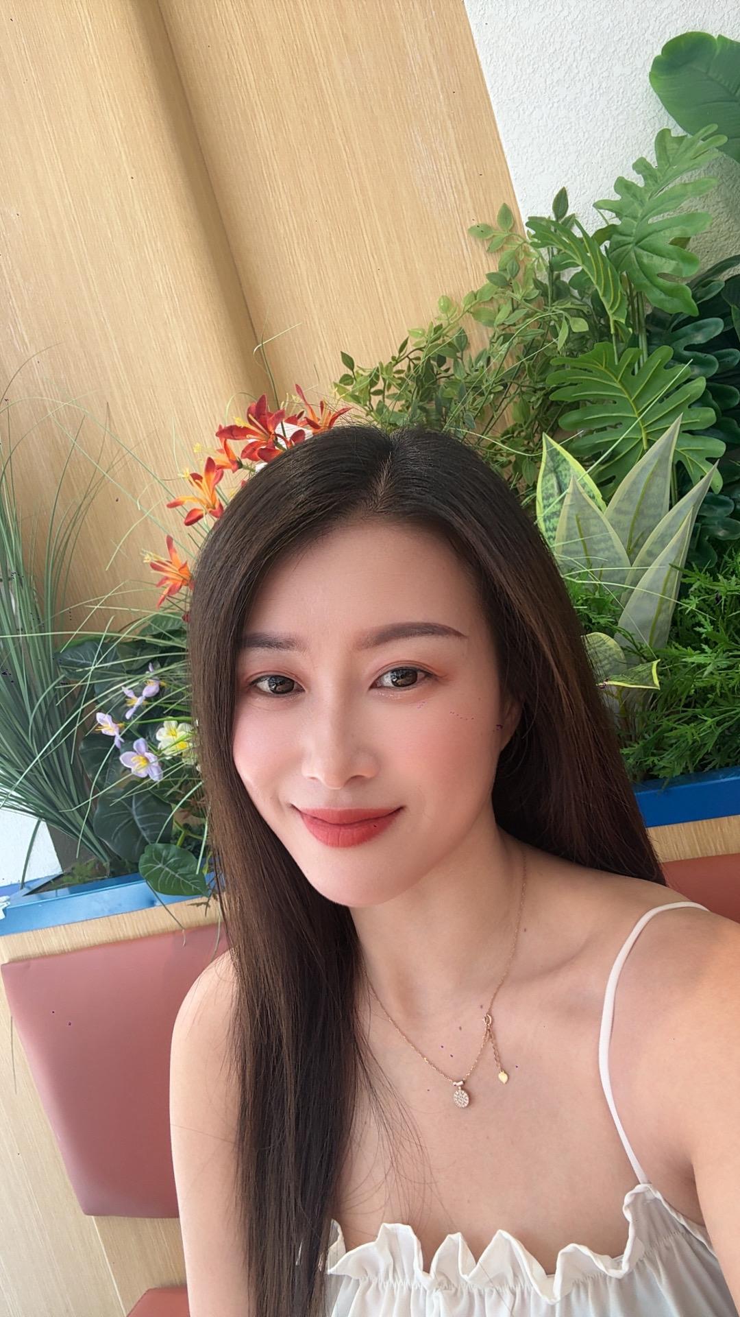 我遇到了一个人，我以为他是缺爱的，于是我疯狂补偿他。 后来我才发现，真...