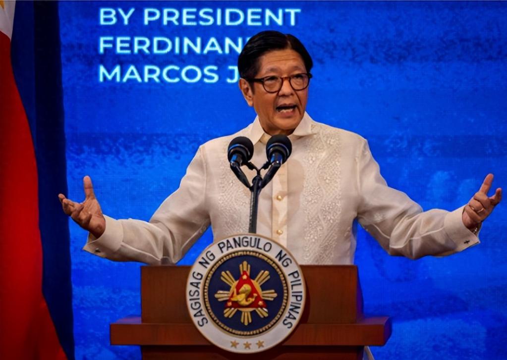 菲律宾这一次真的急了！新加坡联合早报4月15日报道：“菲律宾总统小马科斯表示