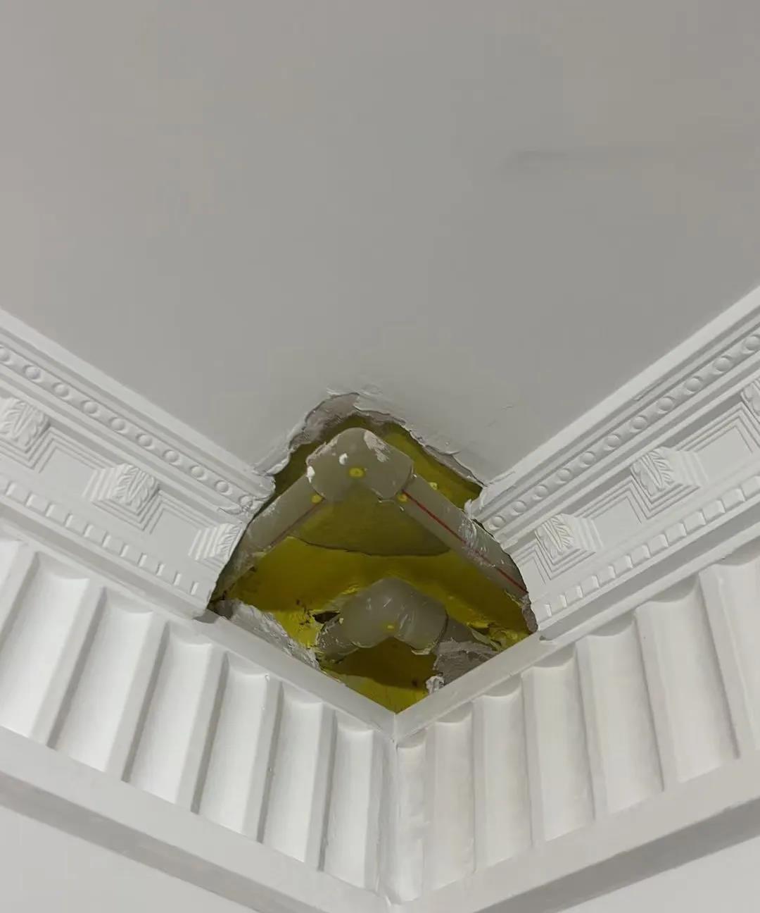 装修哪有不疯的这块怎么办啊当初死活不愿意吊顶明天要喷漆了油工问我这块怎么
