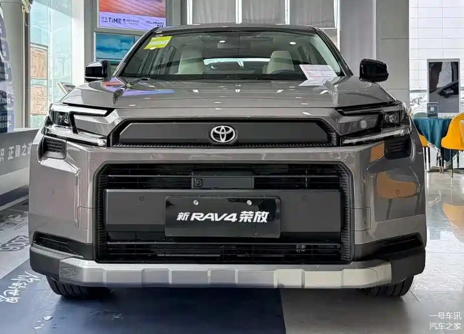 新款荣放RAV4是一款好开的车吗丰田RAV4荣放是紧凑型家用SUV里的老牌神车，