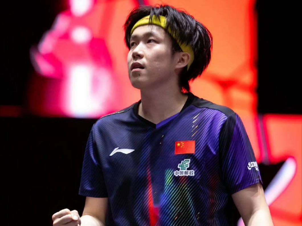 新加坡大满贯男单四强诞生两席！国乒王牌完美发挥，王楚钦4-0横扫韩国名将！林