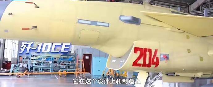 央视突然放大招！在“5.7空战”里狂秀实力的歼-10CE，直接喜提新订单！6