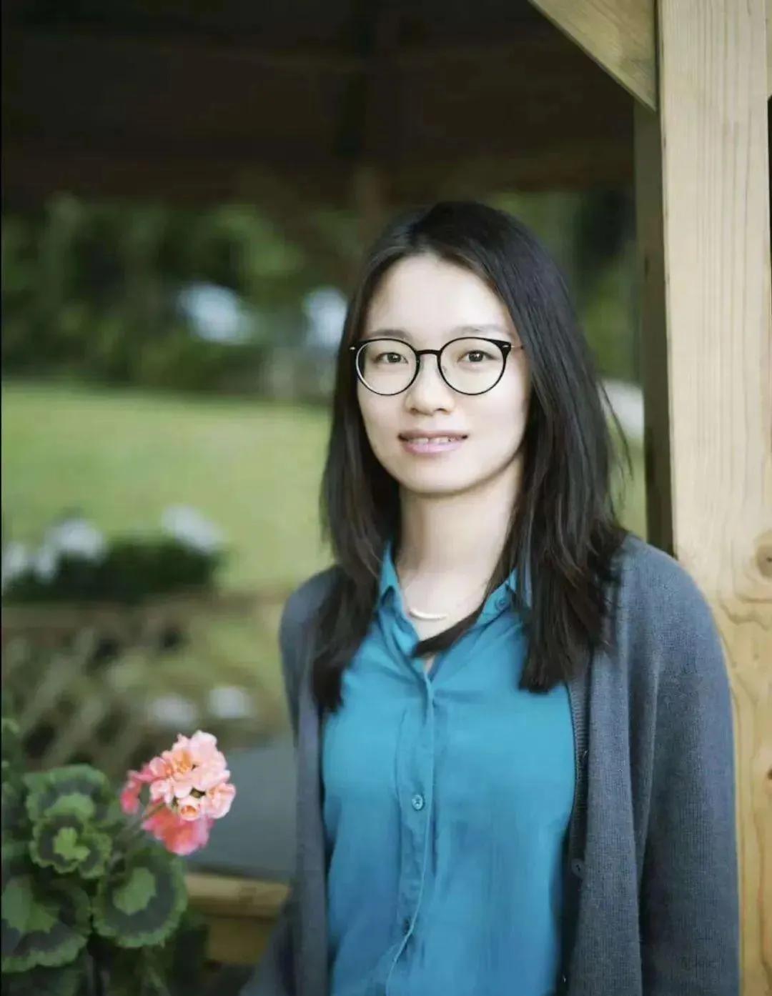 都说巾帼不让须眉，34岁的数学家王虹比34岁的韦神韦东奕厉害多了呀！王虹在北大开
