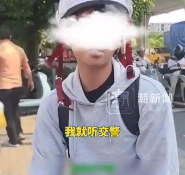 我听交警的事件后续大快人心小伙与逆行女子剐蹭遭对方拍摄质问“你是怎么活到现在的