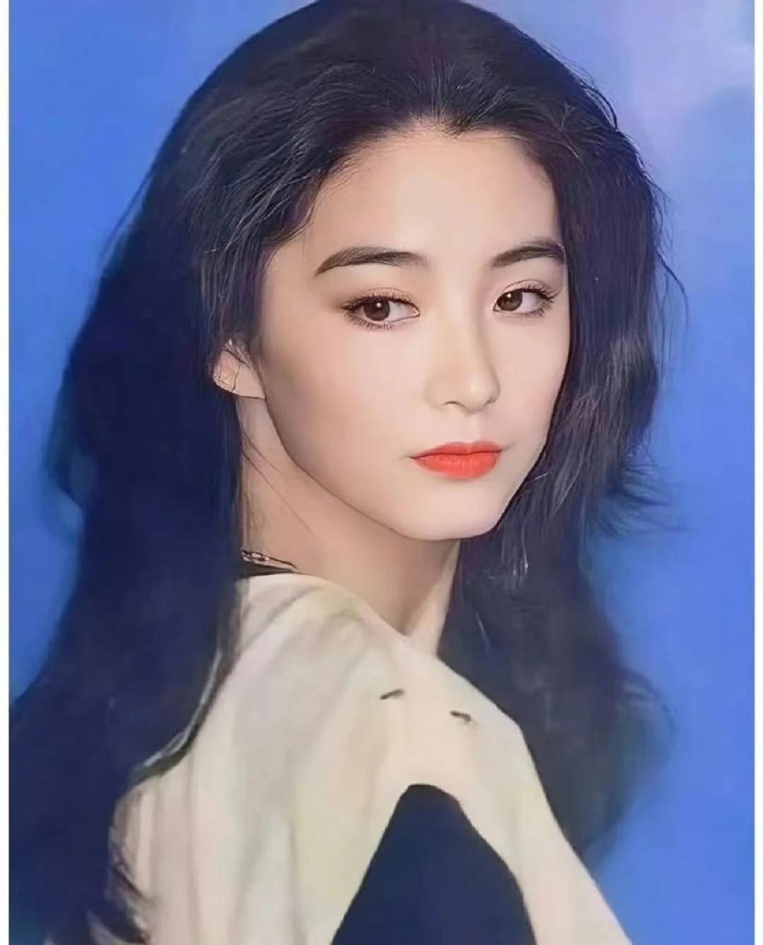 我有一个大胆的猜测，林青霞，极大概率是范曾这长长的一生里,碰见的最完美的女人