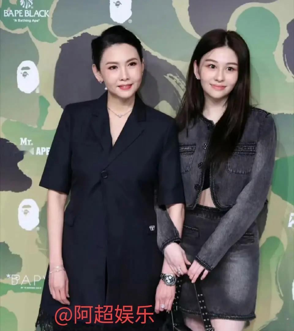 邱淑贞的女儿沈月可太给星二代的颜值长脸啦！邱淑贞当年那可是火得一塌糊涂的大美人，