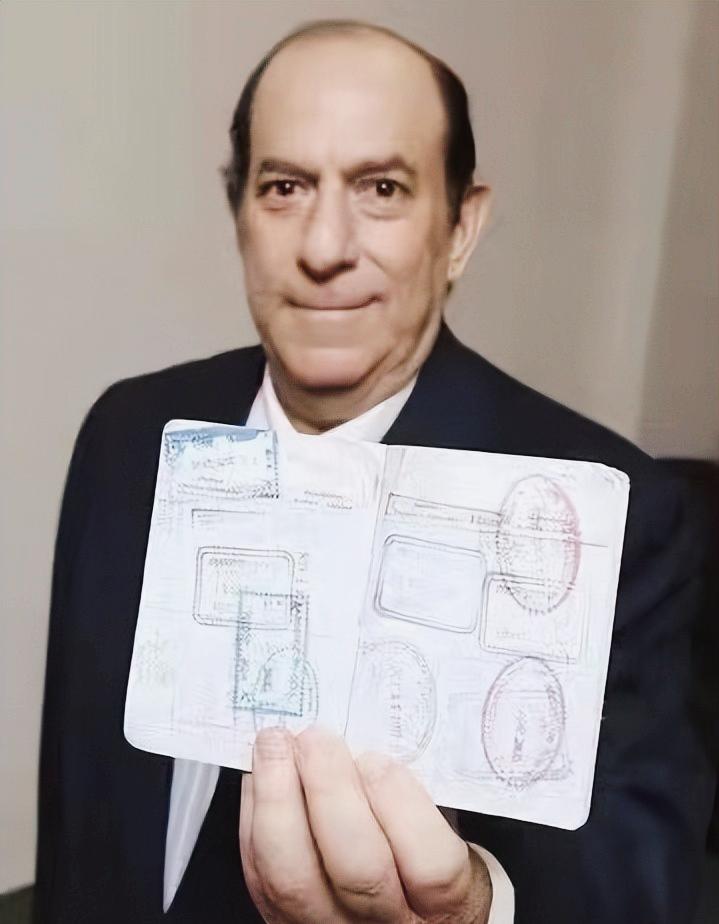 1987年，一个叫史蒂夫的小伙子揣着25万美元走进美国航空公司营业厅，要买一张“