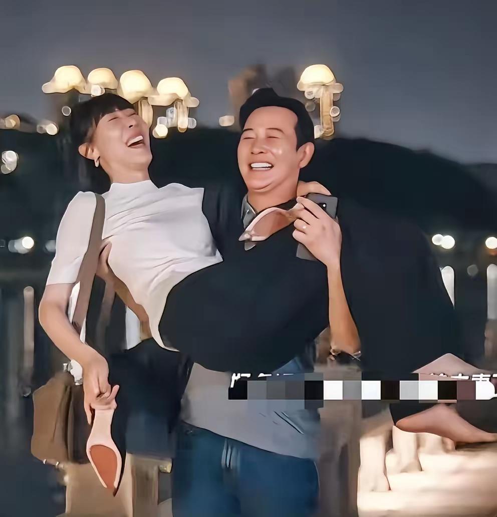 大家发现没？任素汐拍戏有一个特点那就是很快就会和男主同居，她新剧《时差一万公