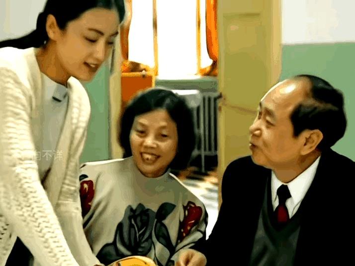 一个人能美到什么程度，连“基因彩票”都得服气？网友最近看陈红的照片，直接感叹：