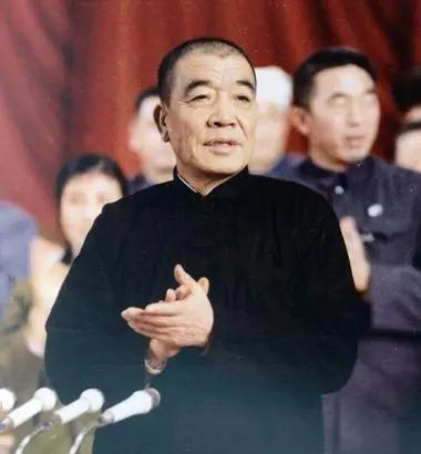 1986年春天，北京的八宝山格外冷清，一场副总理级别的追悼会，现场却只有一位前国