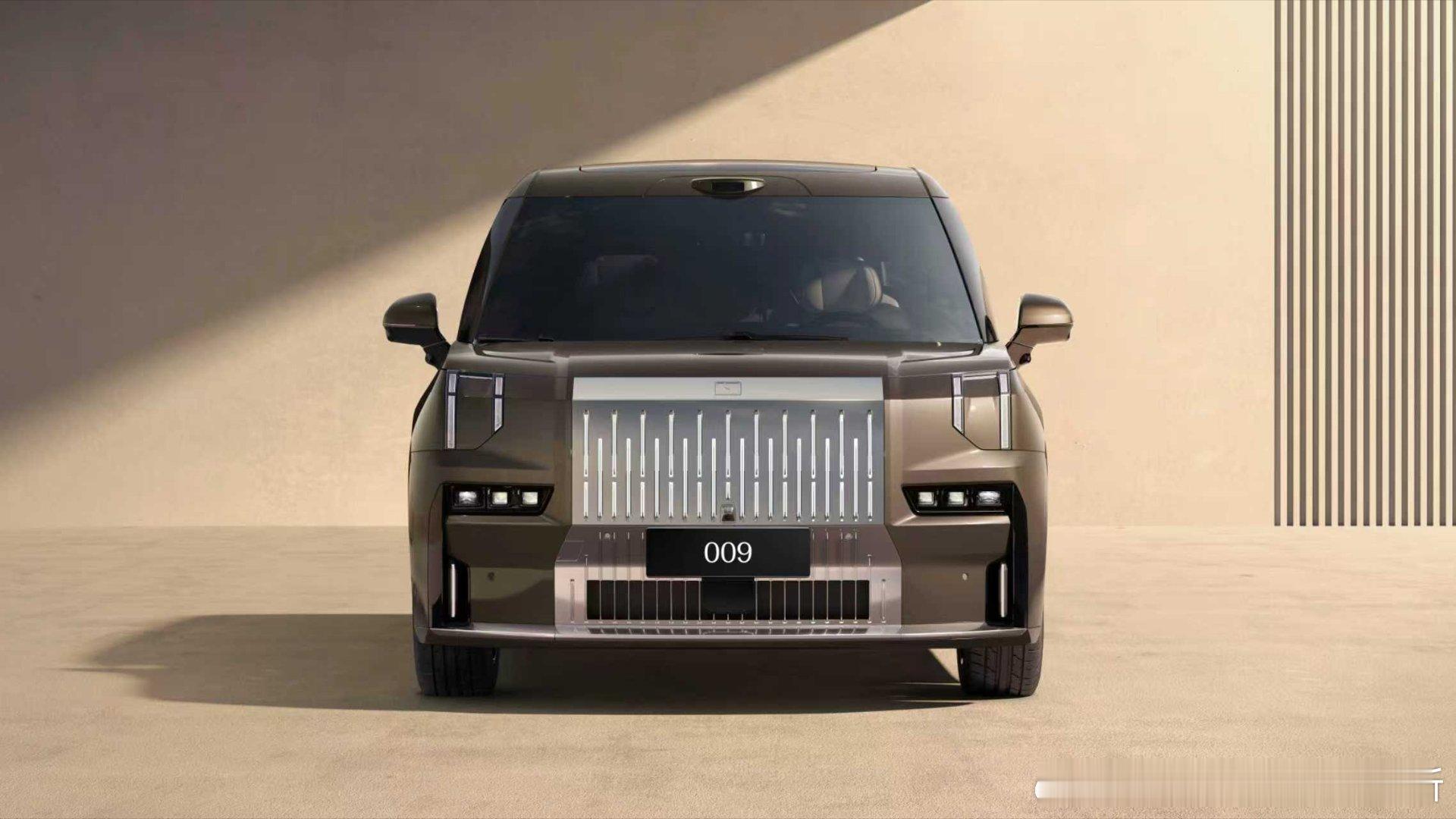 连续两年拿下40万以上MPV销冠后，极氪009开始用“齐家版”向多人口家庭市场要