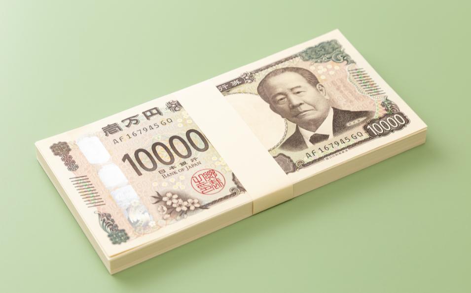 日元又跌了，这次跌得让人没法装看不见。8月27号，1美元已经能换159日元。