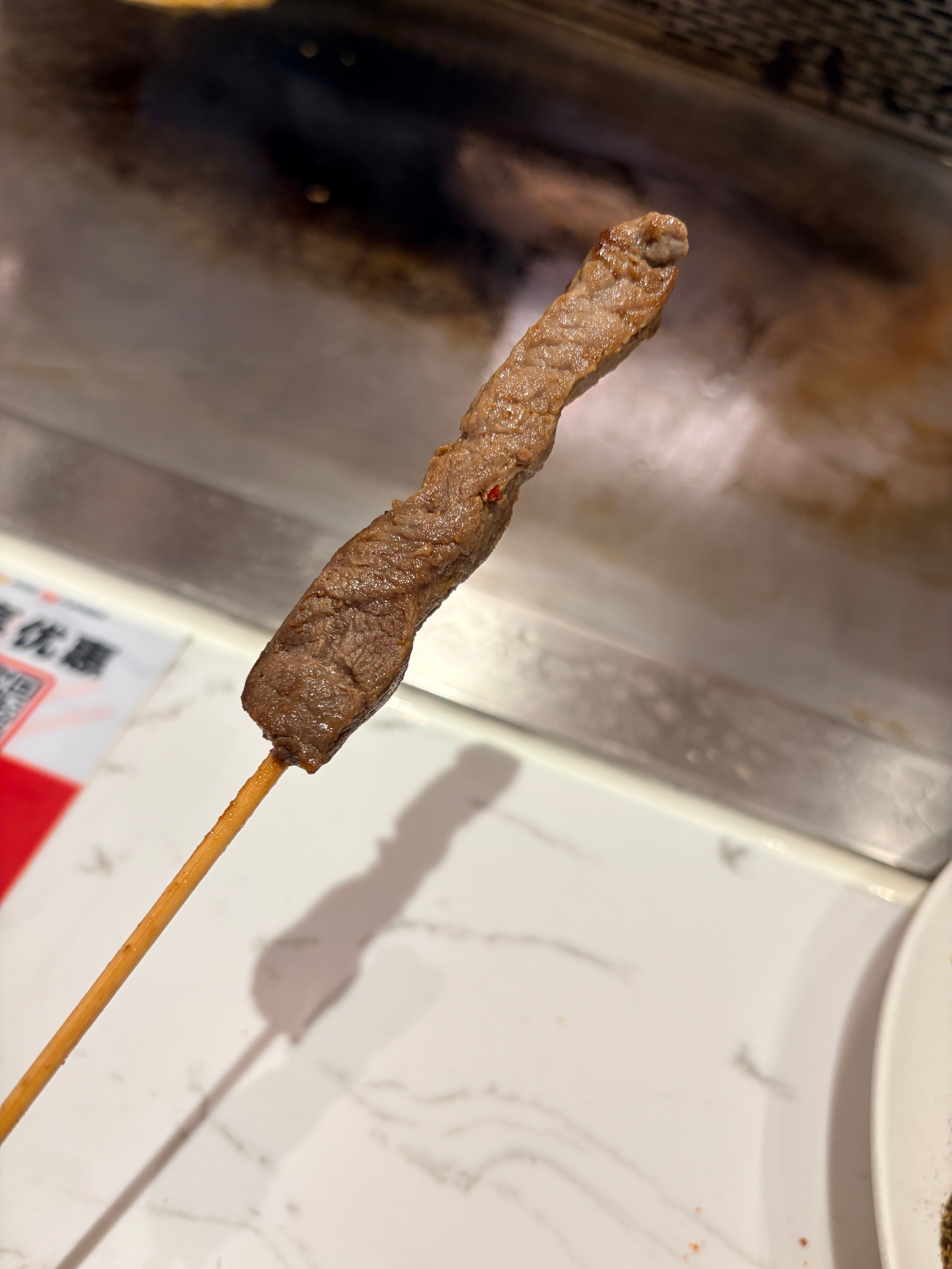 山东有句话叫「半大小子，吃穷老子」。6岁半的娃真的太能吃了，带他吃晚饭，下午5点