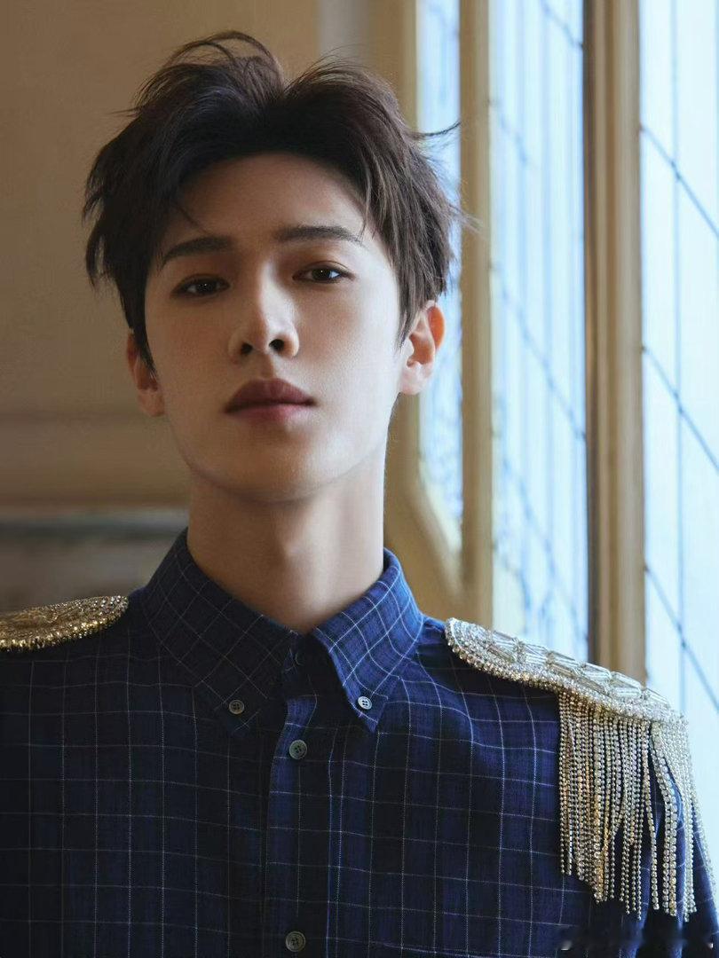 李云睿旺李昀锐都说名字里带李的有缘分，李云睿和李昀锐隔着一部剧和好几年的时间，