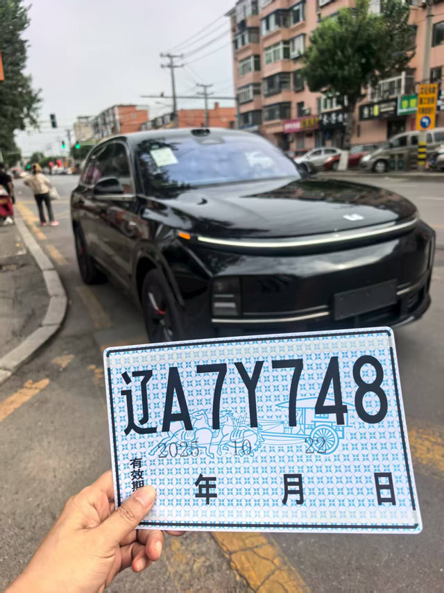 理想L7提车用车两个月感受首先理想非常符合我的审美，身边也有很多朋友拥有理想车