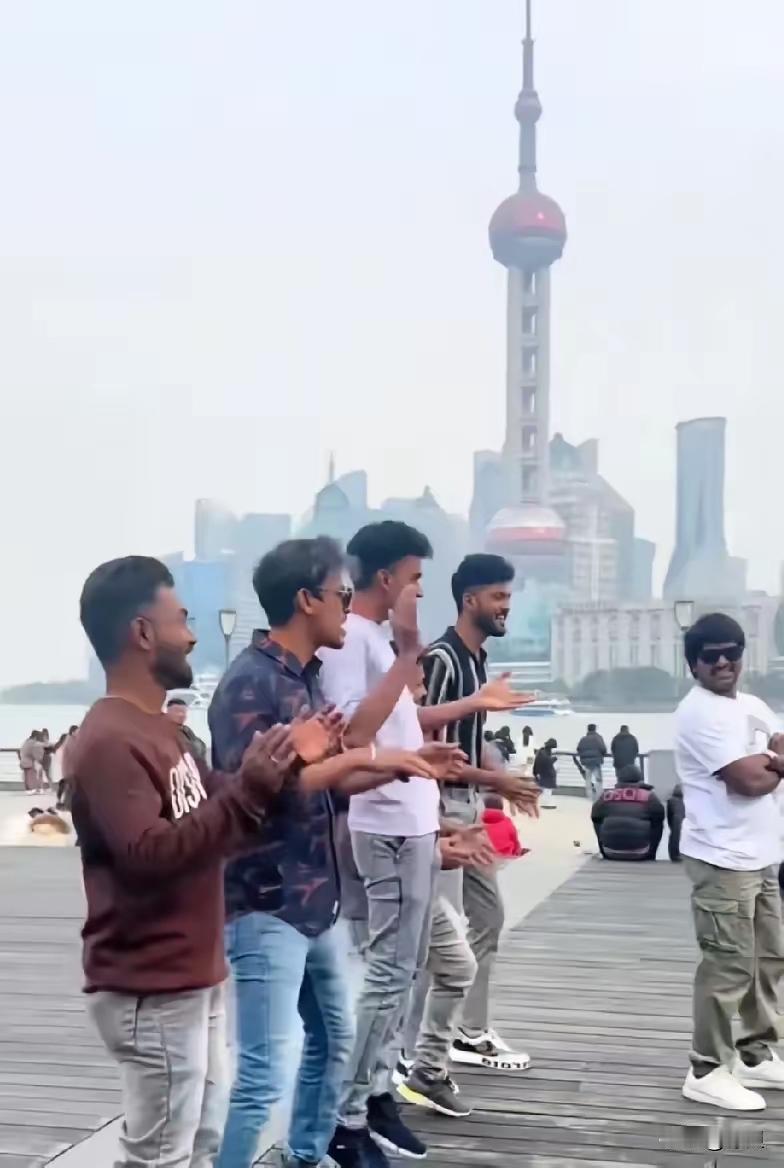 东方大国对印度游客的新规，不是刁难，是现实的底线。​不想被劝返，就老老实实做好