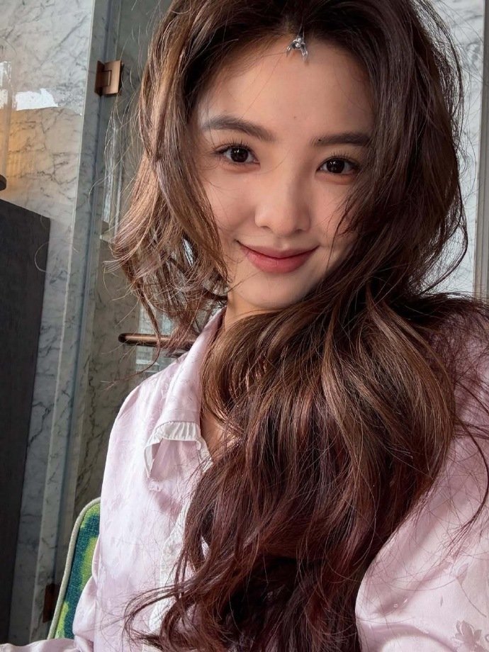 章若楠🌸​​​
