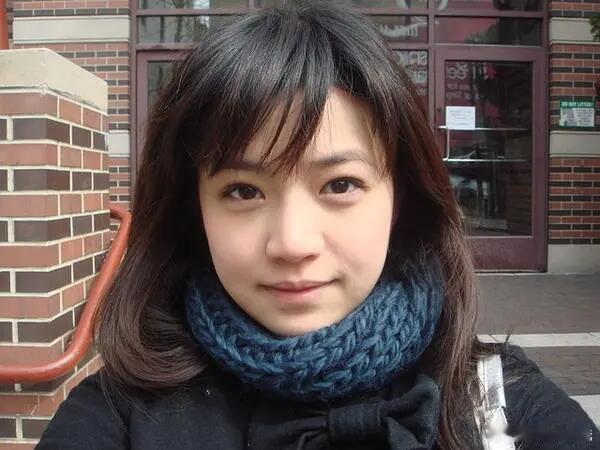 陈妍希美国留学时期旧照，完全就是沈佳宜本人，美之萌之