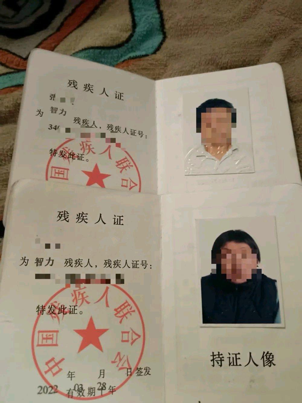 12岁男孩餐馆内被烫伤8天后死亡：父母均智力残疾，男孩去世前一日曾系着围裙出现在