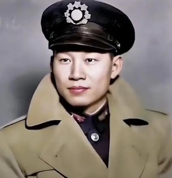 1951年的一天晚上，孙立人脱去衣衫上床睡觉，习惯地将妻子搂，却发现床上的人不对