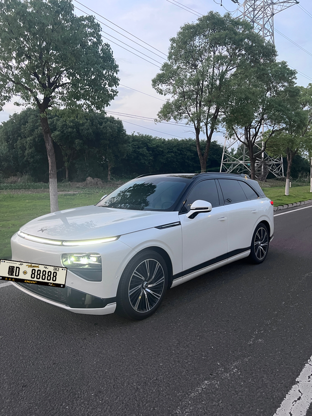 自驾还是智驾小鹏G9车主真实体验咱就是说，买了2025款小鹏G9，算是把自驾