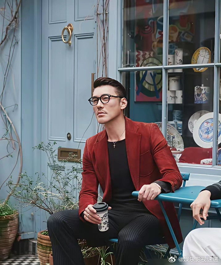 瞿颖那节目，直接看愣了。她说胡兵当年表白，被拒了。现在呢，清迈的家，永远给对方留