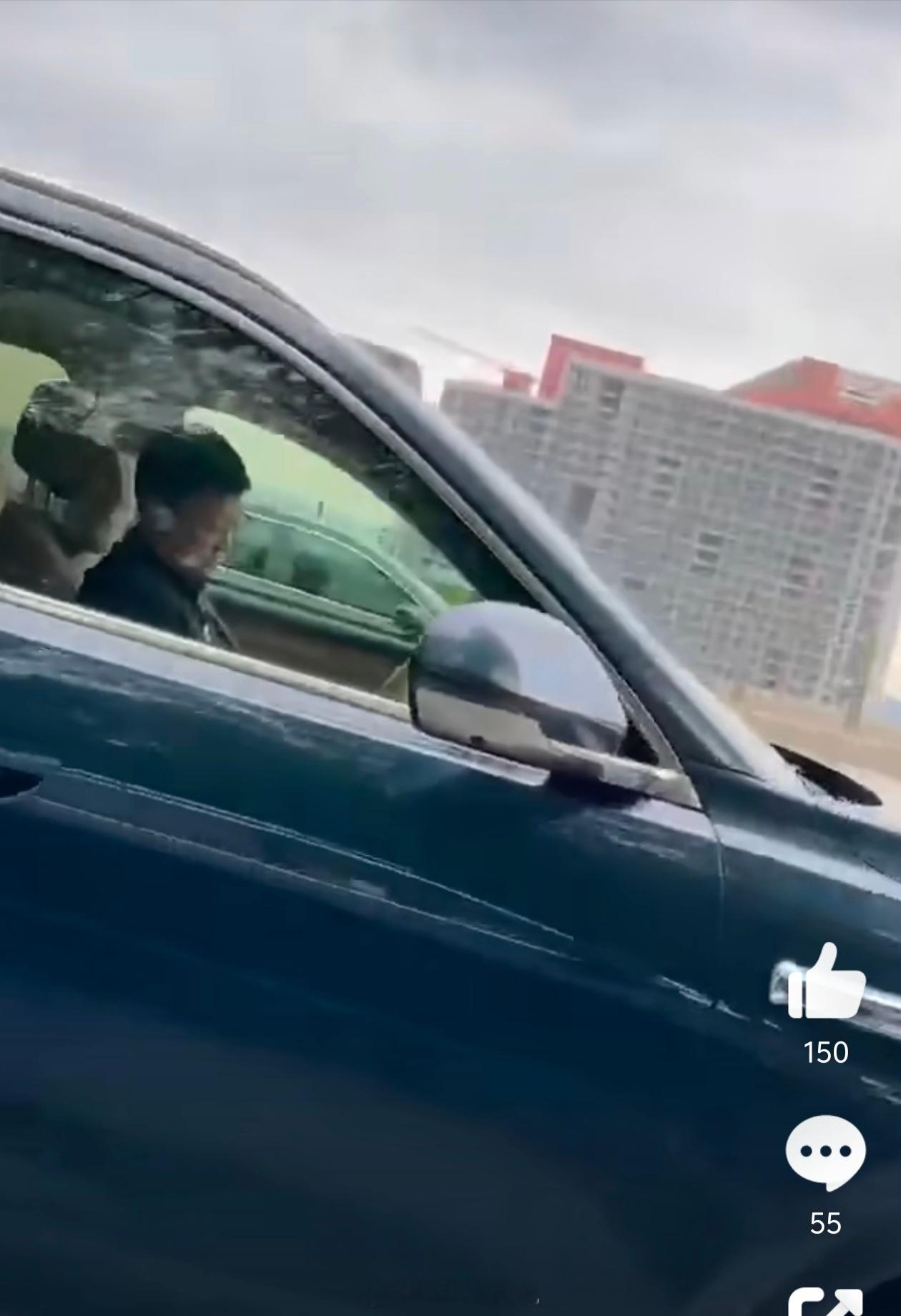 余承东开车睡觉居然热搜第5了不管自己开还是用了辅助驾驶，睡觉都是不提倡的。个人