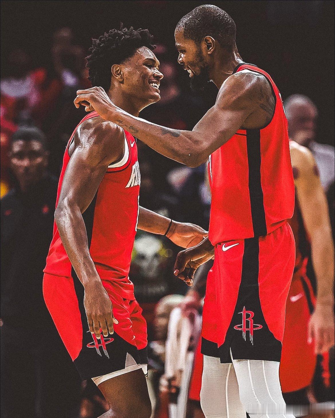 阿门·汤普森在ESPN文章中这样评价凯文·杜兰特：“KD最棒的一点在于，他希望年