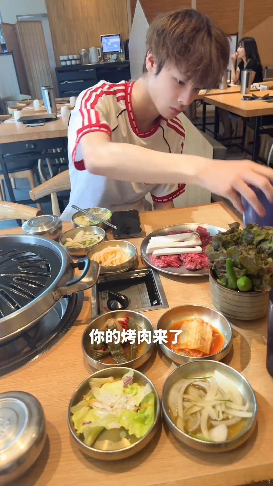 马景涛前妻带儿子游韩国马景涛两个儿子近照马景涛小儿子还挺帅的​​​