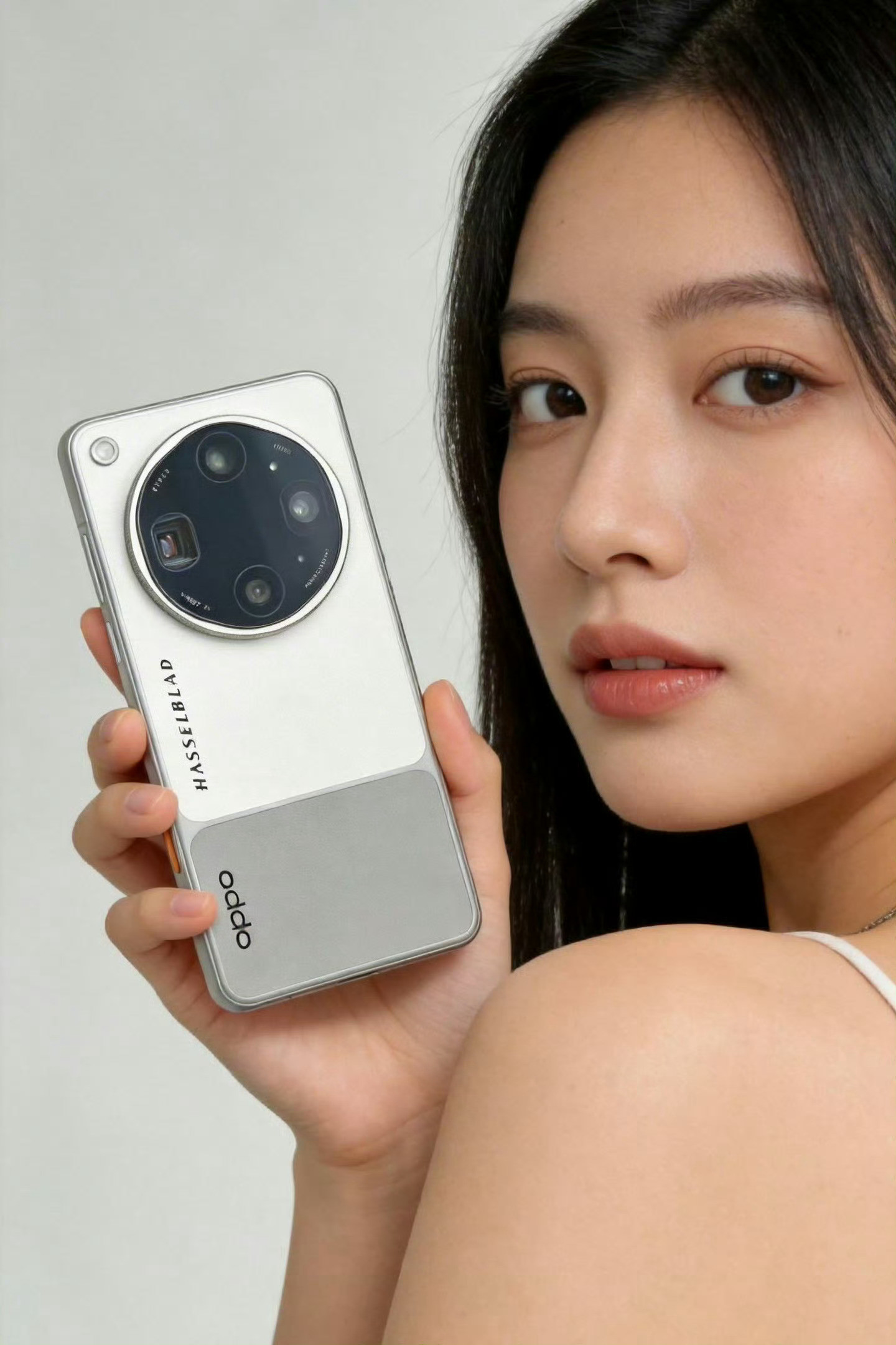 这是OPPOFindX9Ultra吗？真假的，颜值可以啊，什么时候出？多少