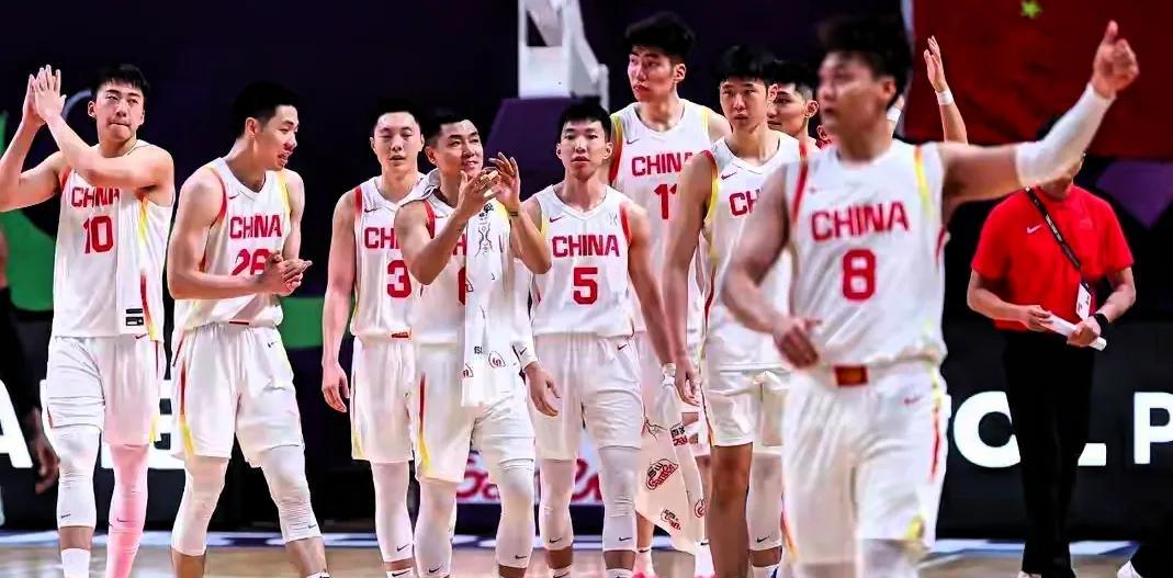 韩国队成黑马？中国男篮即将在亚洲杯淘汰赛遭遇韩国队。赛前很多人预测中国队8强赛对