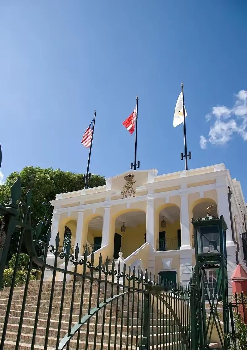 现在的丹麦比立陶宛都要狠，立陶宛为了投靠老美，只是得罪东方大国和俄罗斯，丹麦现在