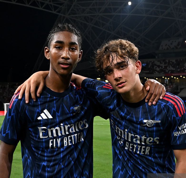 凯帕谈道曼和萨尔蒙：“哇——他们才16岁，就已经在最高水平的联赛中踢球了。而且他