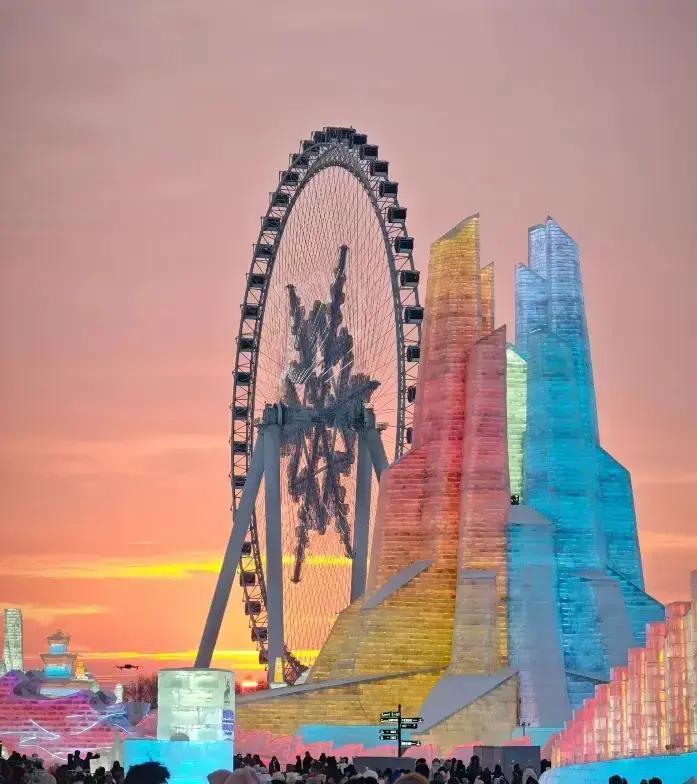 哈尔滨这地方，一到冬天就变身冰雪天堂，城建水平在东北绝对拔尖。最近数据表明，20