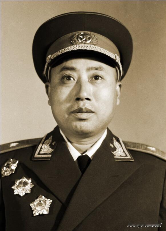 1943年深秋的晋察冀神仙山，四万日军把山头围得像铁桶，而守在这里的八路军，满打