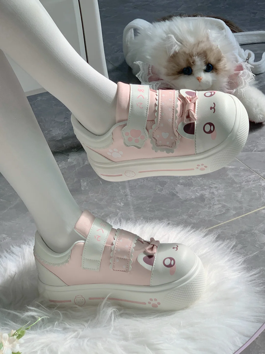 拜托 真的好喜欢粉色这双！！🎀