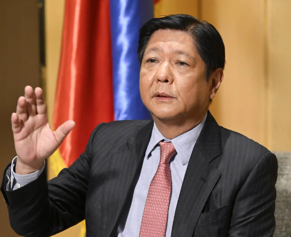 菲律宾又跳出来当“正义使者”，结果反而把自己变成了区域孤儿。马来西亚外长刚在万