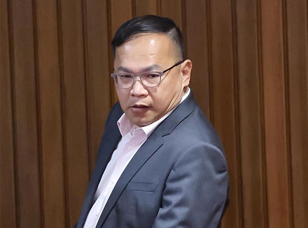 被大陆列入惩戒名单的“台独”分子王义川，主动向铡刀方向“送头”！他三天之内两度公