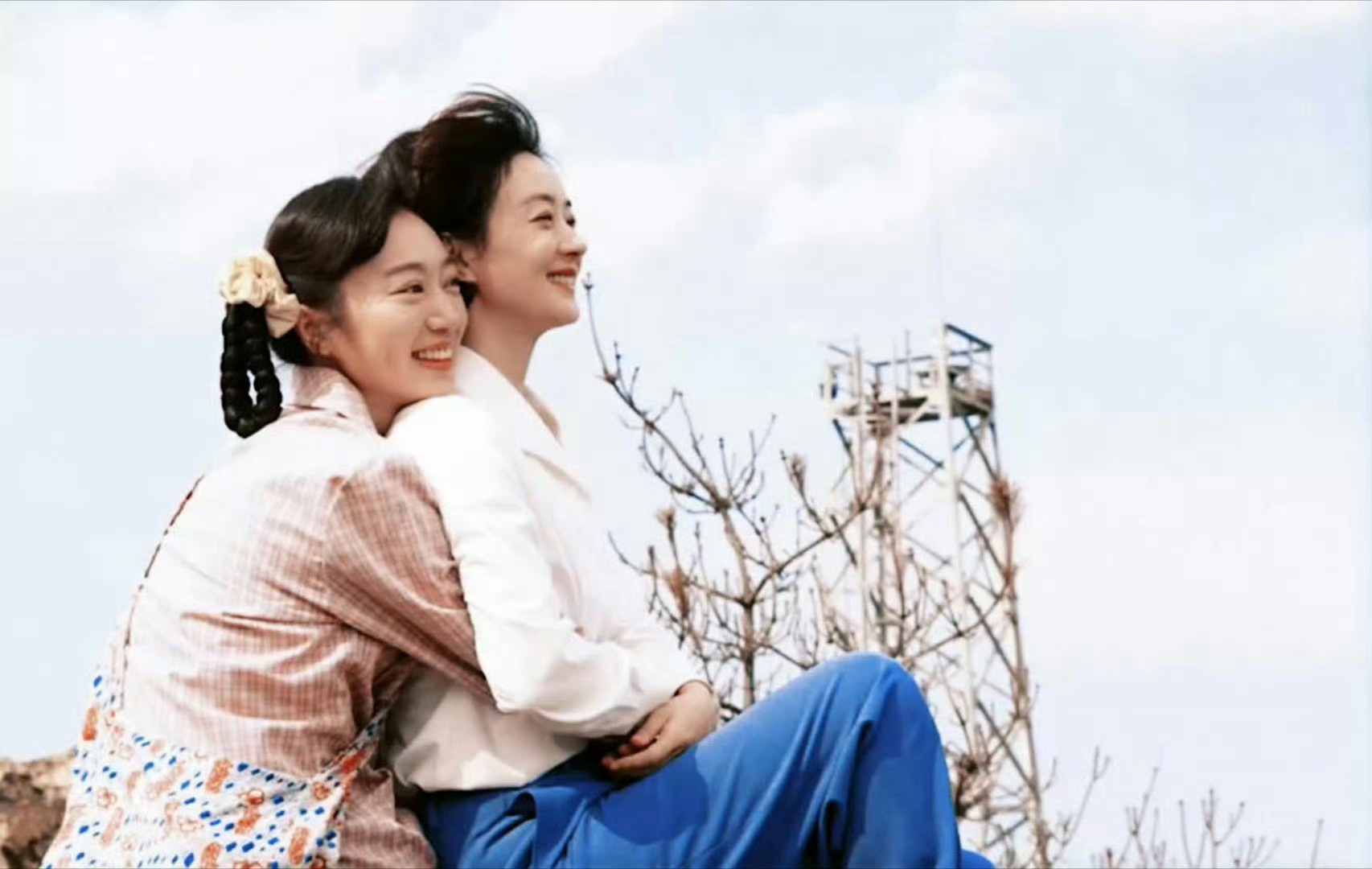 赵丽颖小城大事花絮照太像老一辈的拍照姿势了，朝气蓬勃👍赵丽颖新剧跟开年的适配度