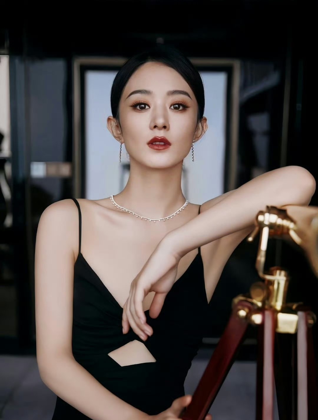 为什么这么多人喜欢赵丽颖，不仅是因为她漂亮，最主要还是因为她性格直爽不做作。
