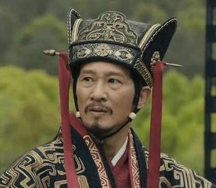为什么曹操谋求“魏公”的爵位，荀彧就和他彻底决裂？因为汉朝没有公爵，或者说公爵不